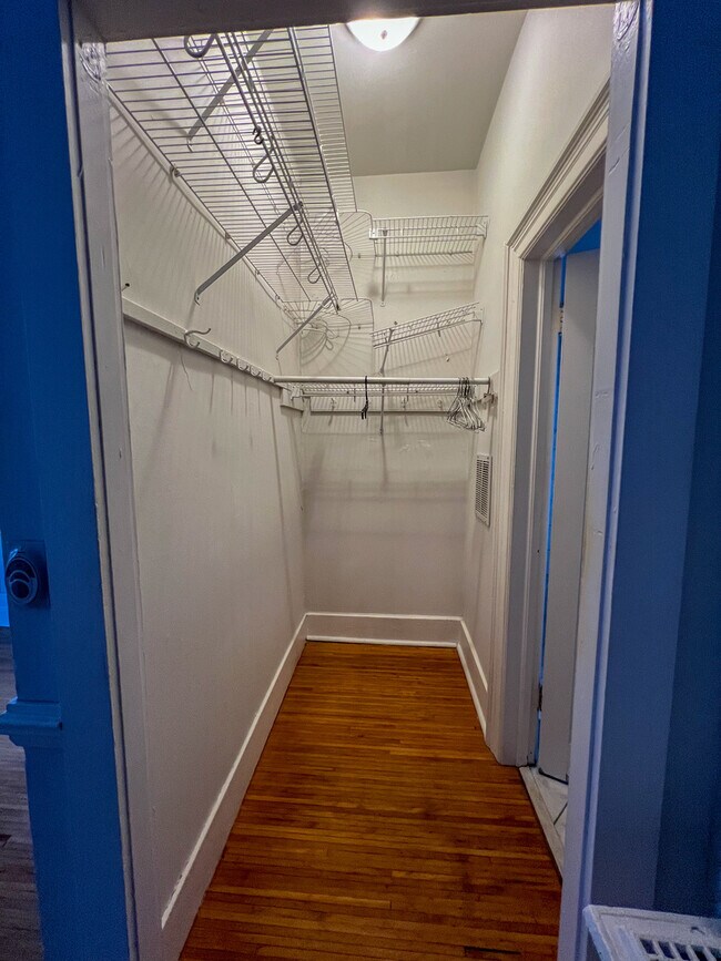 Building Photo - 4380 Central Ave