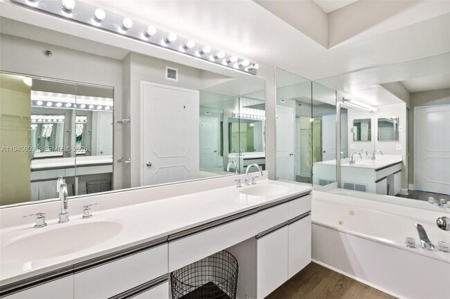 Building Photo - 3400 NE 192 St