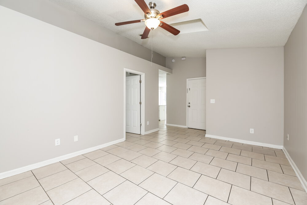 Building Photo - 9956 Somerset Grove Ln