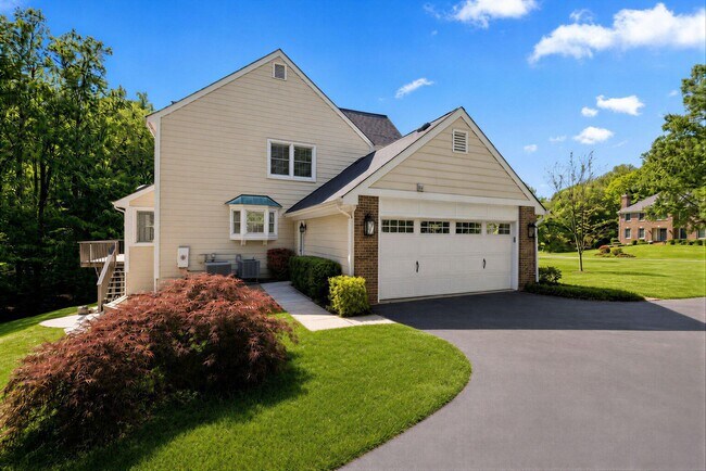 Building Photo - 6609 Heidi Ct