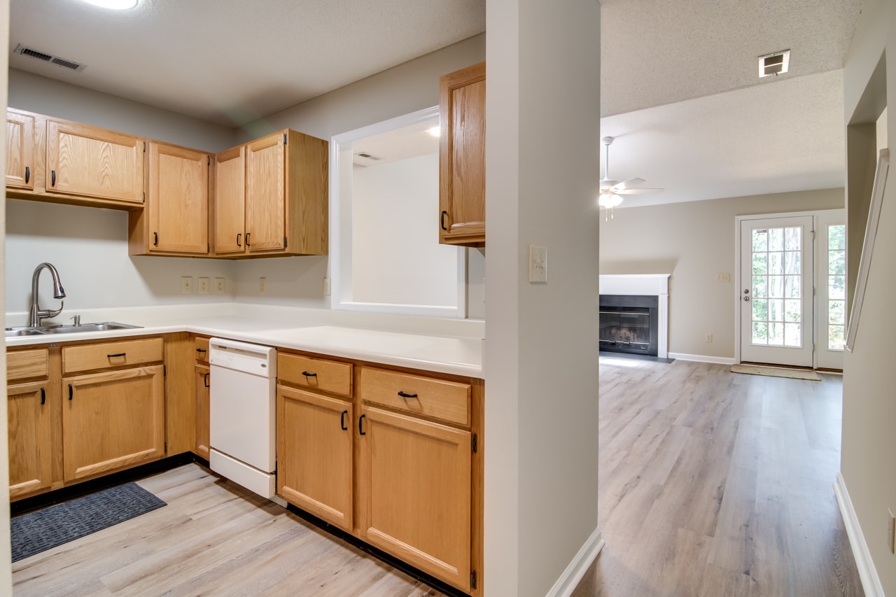 Building Photo - 68 Forest Oaks Dr