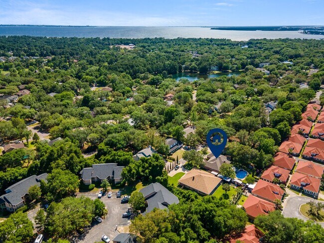 Building Photo - Spacious 4 Bedroom in Bluewater Bay w/ Large POOL!!
