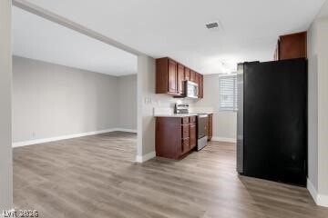 Building Photo - 5081 River Glen Dr