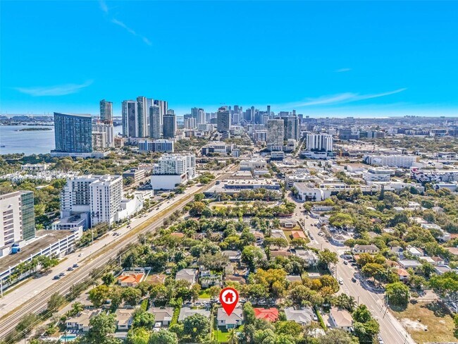 Building Photo - 231 NE 45th St