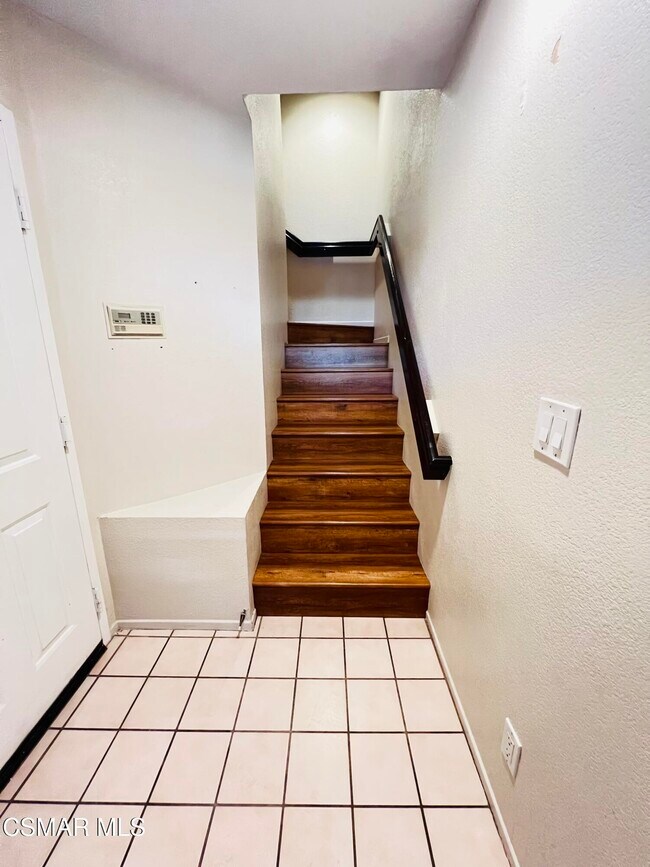 Building Photo - 5798 Oak Bank Trail