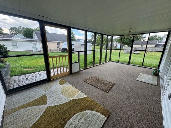 Building Photo - ROOM TO ROAM! SPACIOUS VIENNA RANCH-STYLE ...