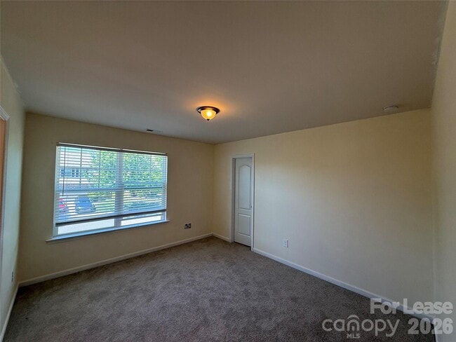 Building Photo - 6911 Agnew Dr
