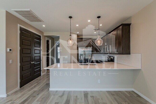 Building Photo - 4704 S Glacier