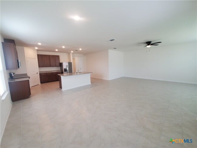 Building Photo - 518 Deer Crest Dr