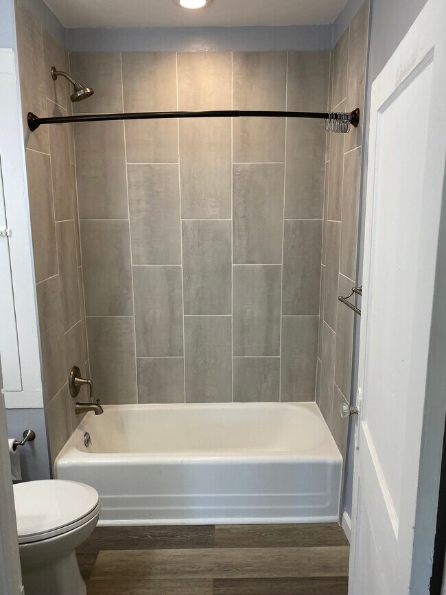 Bathroom - 46 Dix Ave