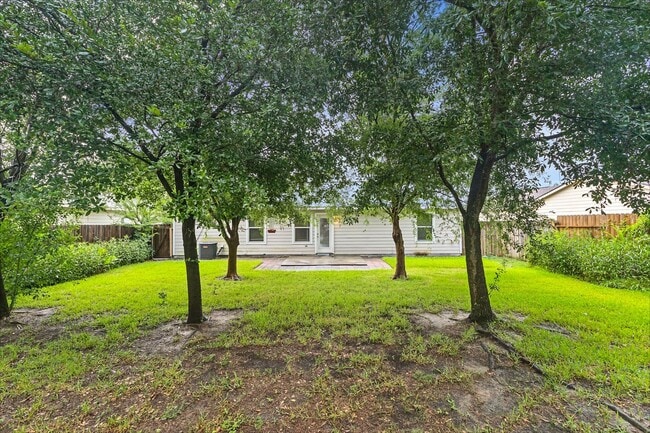 Building Photo - 28922 Red River Loop