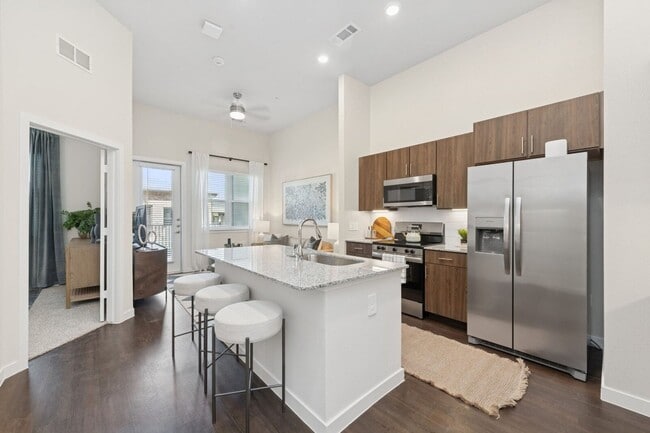 Building Photo - 2290 Forum Dr