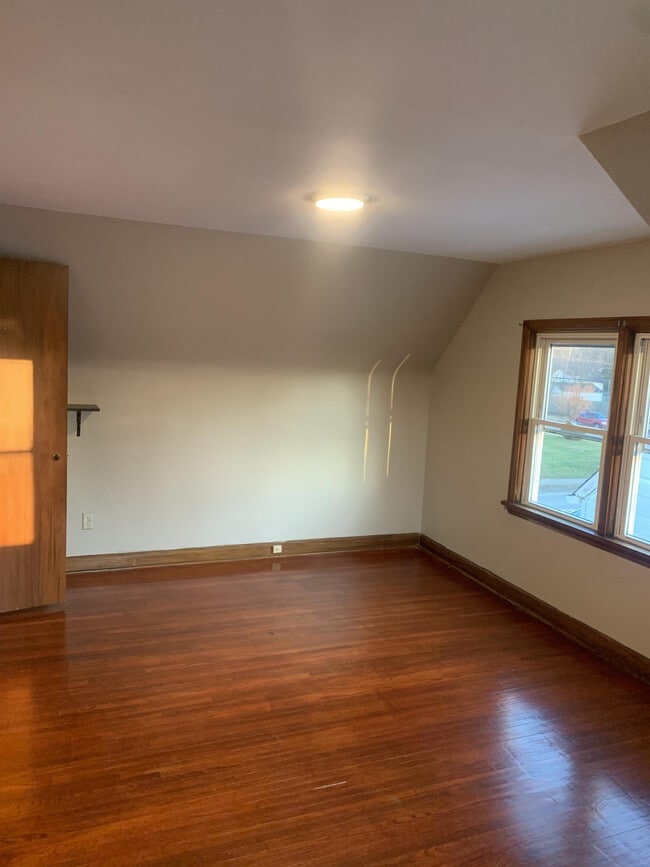 Building Photo - 999 Fairwood Ave