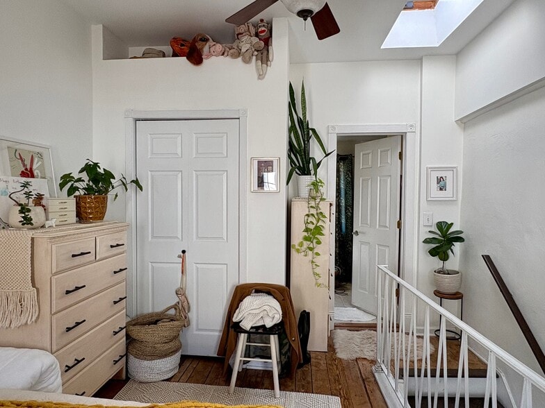 Building Photo - 706 Sears St