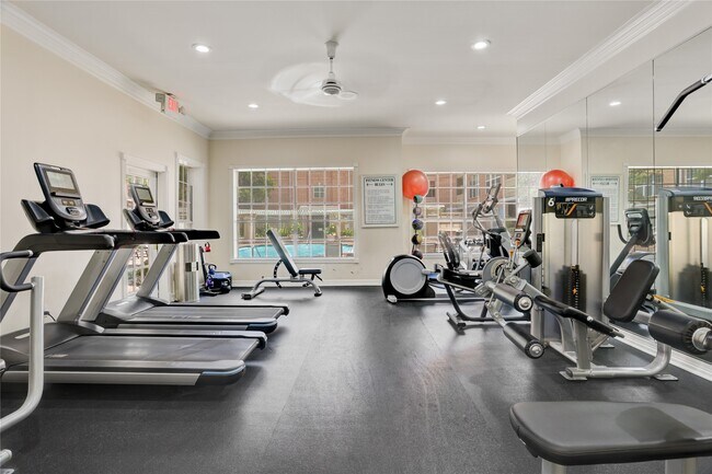 Building Photo - 2111 Welch St