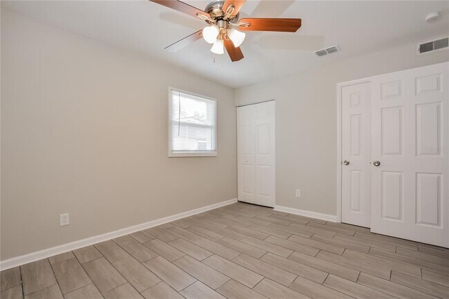 Building Photo - 1070 Emerald Dr