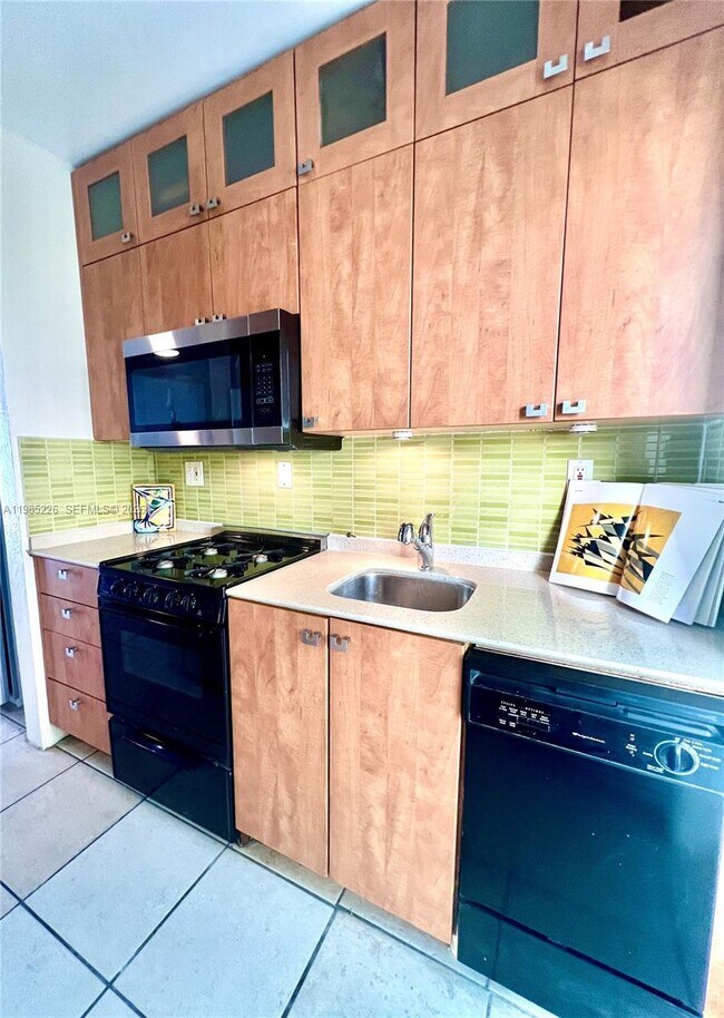 Building Photo - 835 Meridian Ave