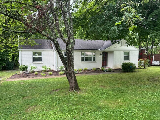 Building Photo - Updated 3BR/2BA home in South Nashville!