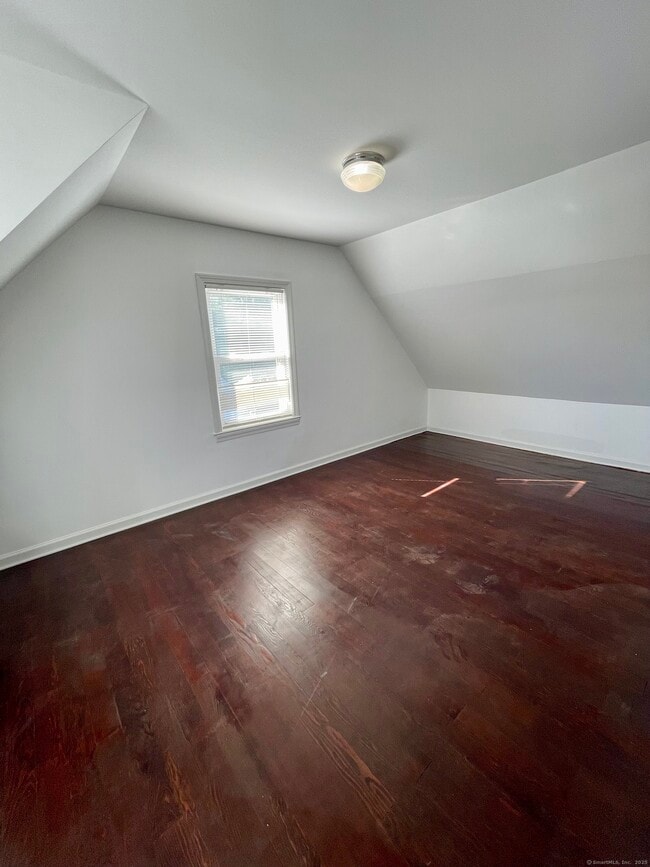 Building Photo - 65 Hinsdale Ave