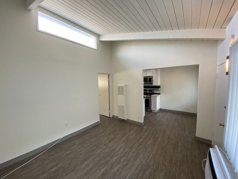 Building Photo - 3538 Keystone Av