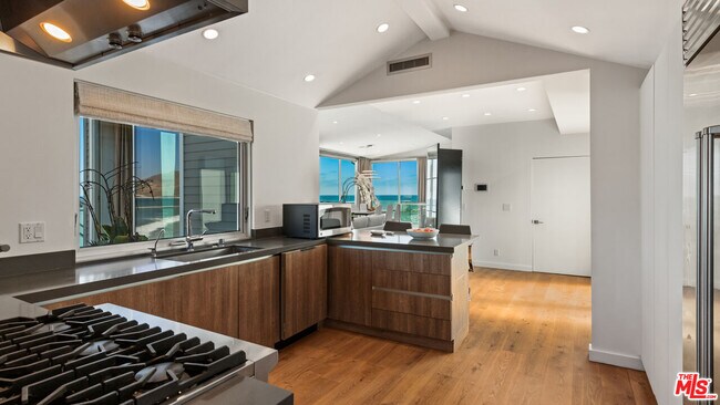 Building Photo - 26706 Latigo Shore Dr