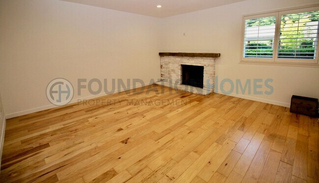 Building Photo - Renovated San Marin Townhouse | loft, A/C & 2-Car Garage - FOUNDATION