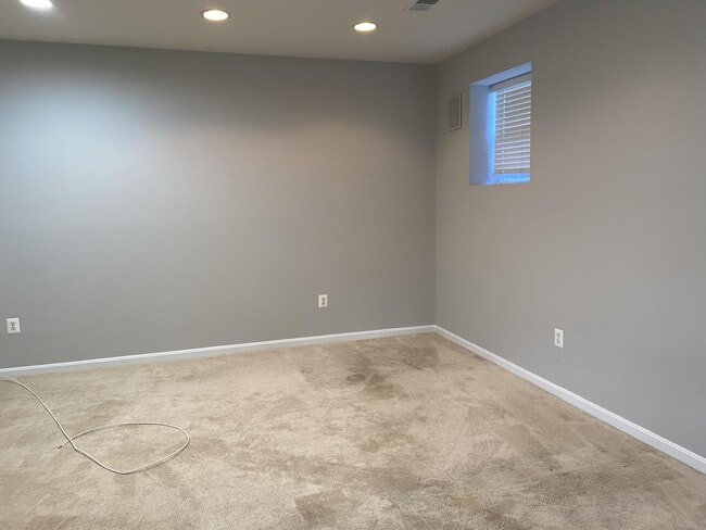 Building Photo - 13851 Palisades St