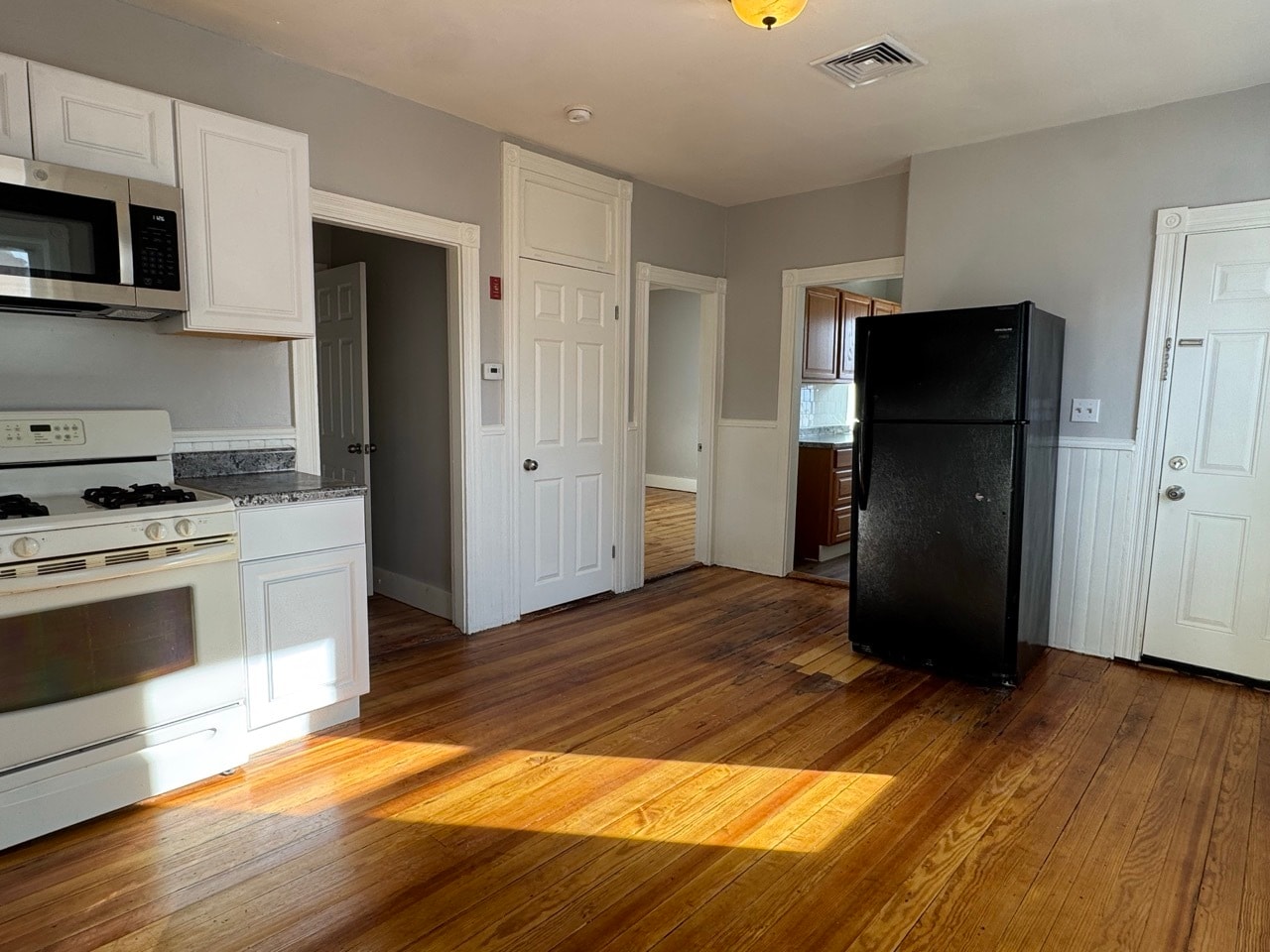 Building Photo - 58 Division St