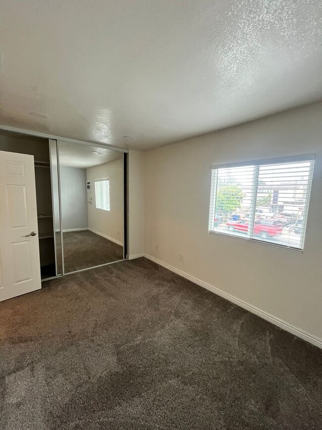 Building Photo - $2,650 - 2 Bed 1 Bath House in San Diego