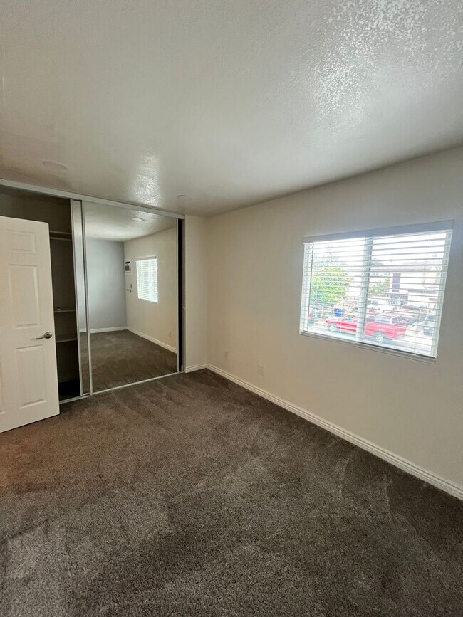 Building Photo - $2,700 - 2 Bed 1 Bath House in San Diego