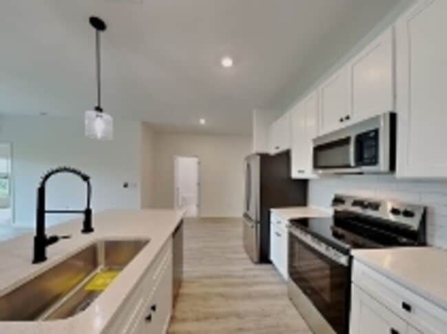 Building Photo - 5228 27th St SW