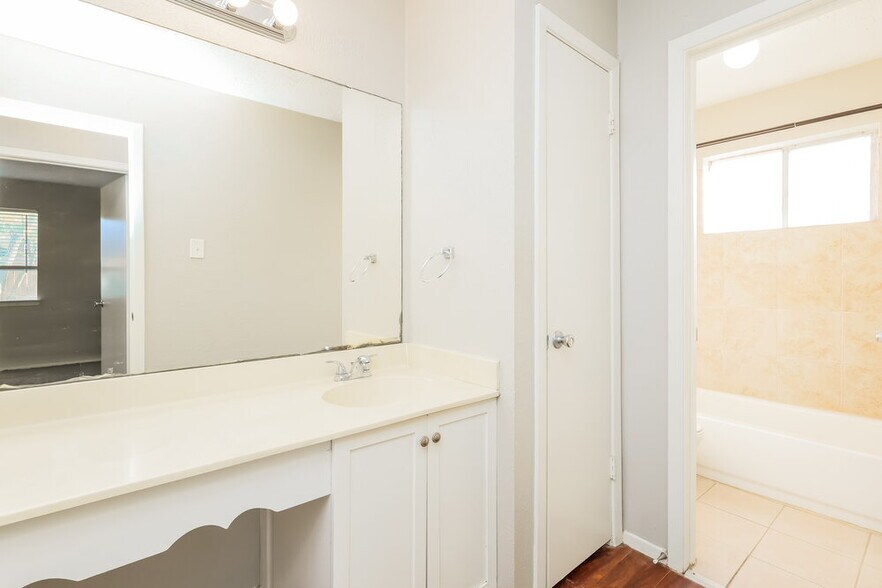 Building Photo - 4831 Owens Creek Ln