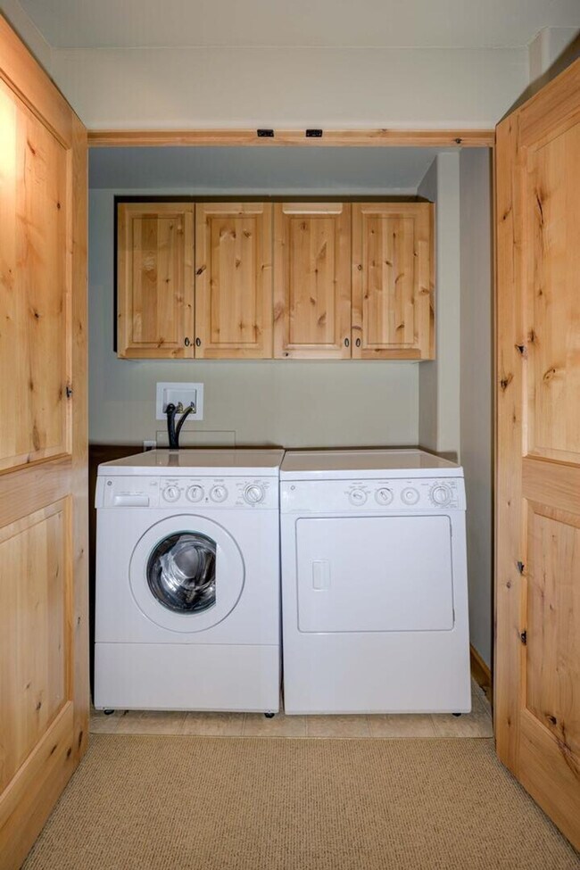 Building Photo - 12 Lower Mountain Home Road