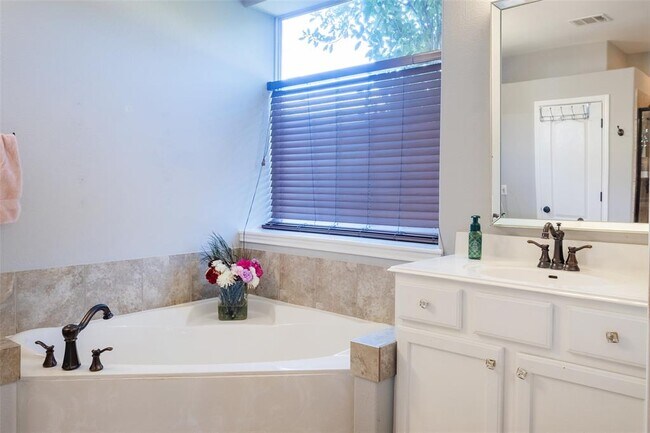 Building Photo - 3113 Quail Run