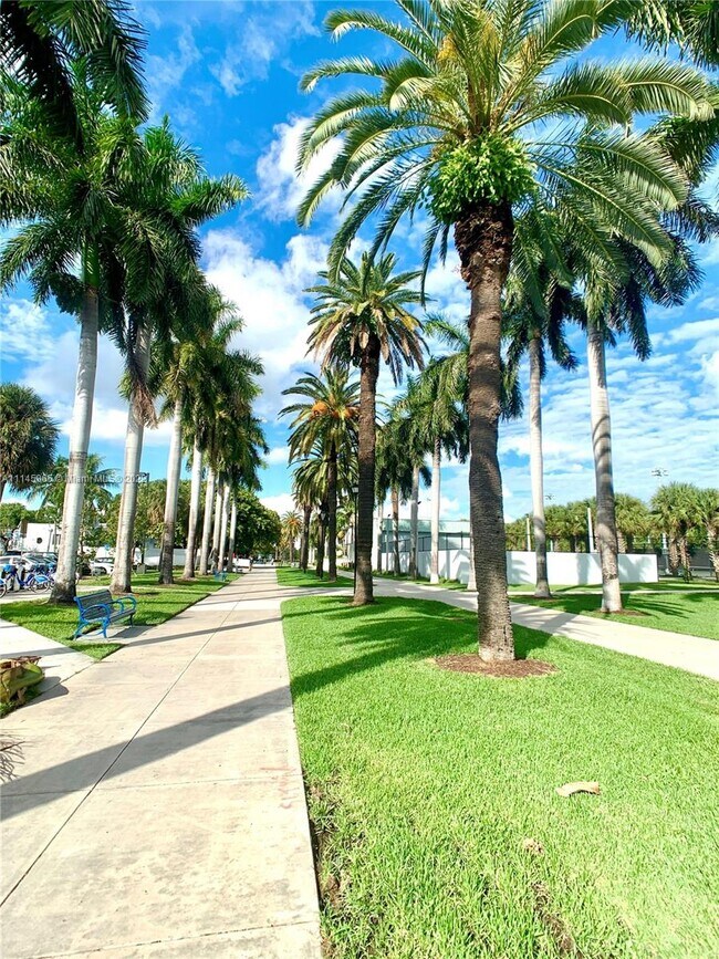 Building Photo - 1025 Alton Rd