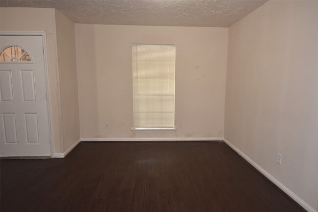 Building Photo - 11903 Sagecliff Dr