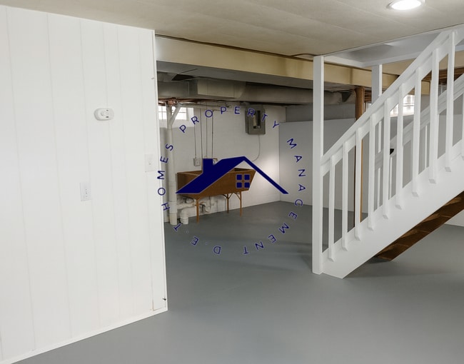 Building Photo - 10510 Lanark St