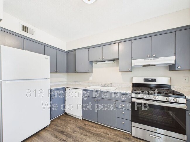 Building Photo - 8038 Campbell St