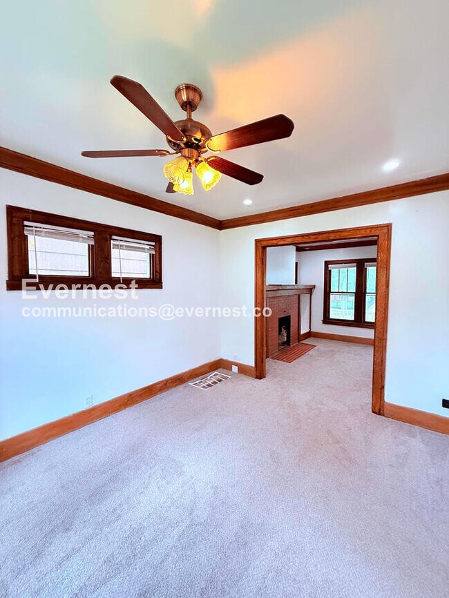 Building Photo - 4 Bed/2 Bath Home with Fenced Yard / Vouchers Accepted / Available Soon!