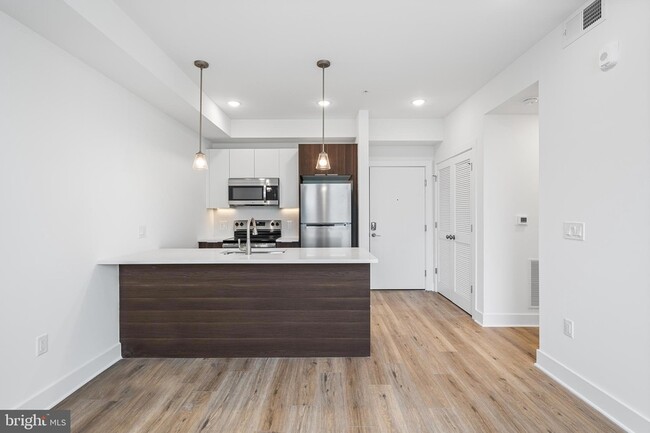 Building Photo - 4324 Lancaster Ave