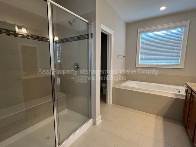 Building Photo - 1351 Gilwood Dr