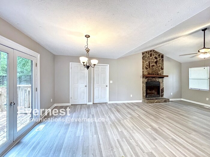 Building Photo - 8937 Tweeddale Dr