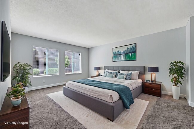 Building Photo - Gorgeous Remolded 2 bedroom condo