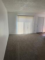 Building Photo - 6020 Briarcliff Path