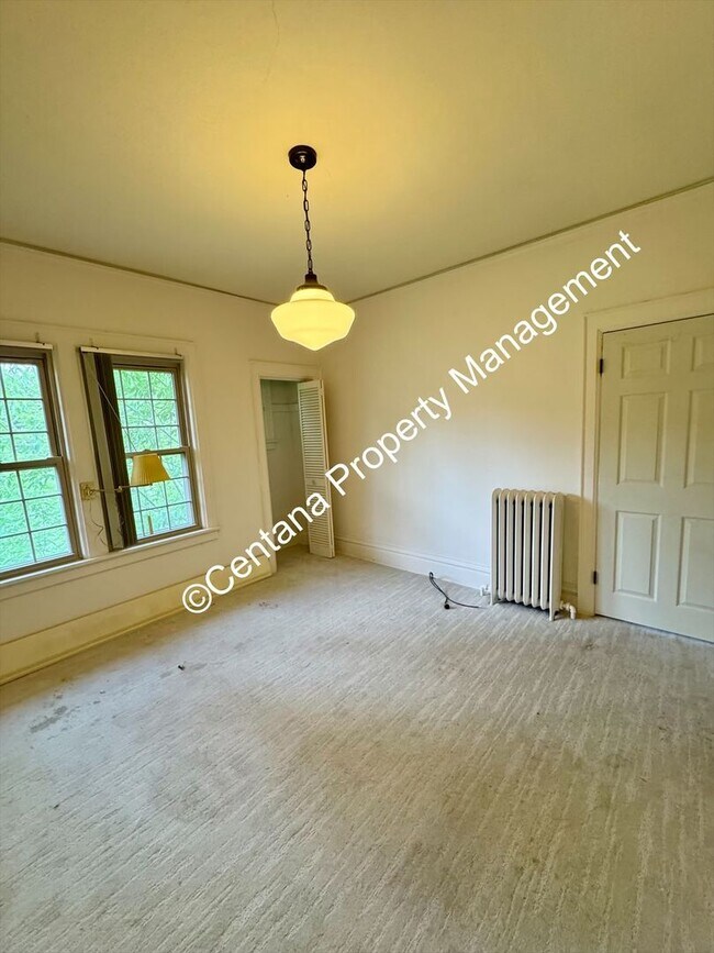 Building Photo - 1340 W Granite St