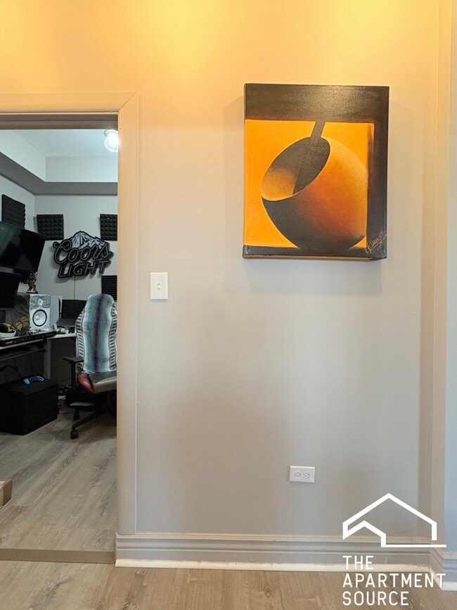 Building Photo - 1237 W Ohio St