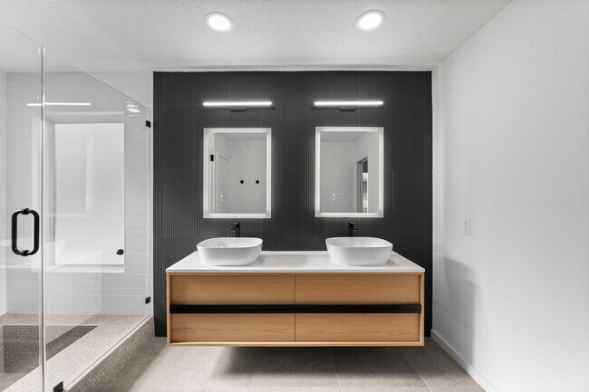 Building Photo - 2703 Crossvine Cir