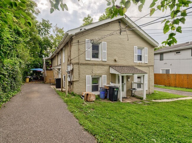 Building Photo - 148 Davenport St