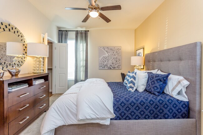 Building Photo - Where Comfort Meets Style…