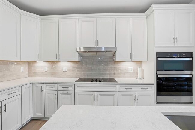 Building Photo - 4 Winslow Ln